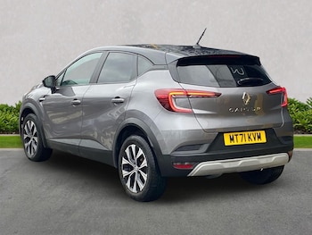 Used Renault Captur 2021 for sale - 77488375: Photo