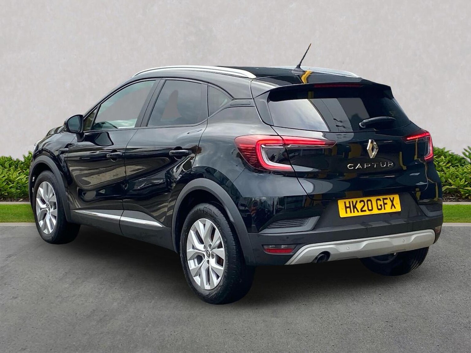 Used Renault Captur 2020 for sale - 76477231: Photo 2