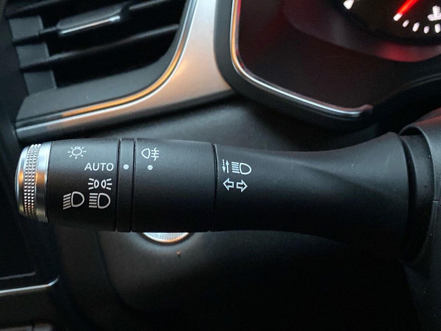 Used Renault Captur 2020 for sale - 76477231: Photo 28