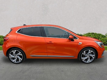 Used Renault Clio 2022 for sale - 76682632: Photo