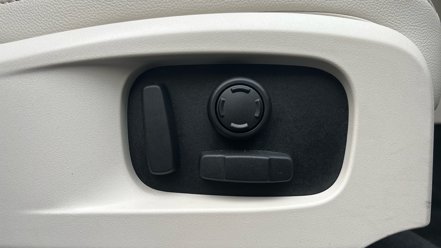 Used Jaguar F-Pace 2023 for sale - 76057657: Photo 23