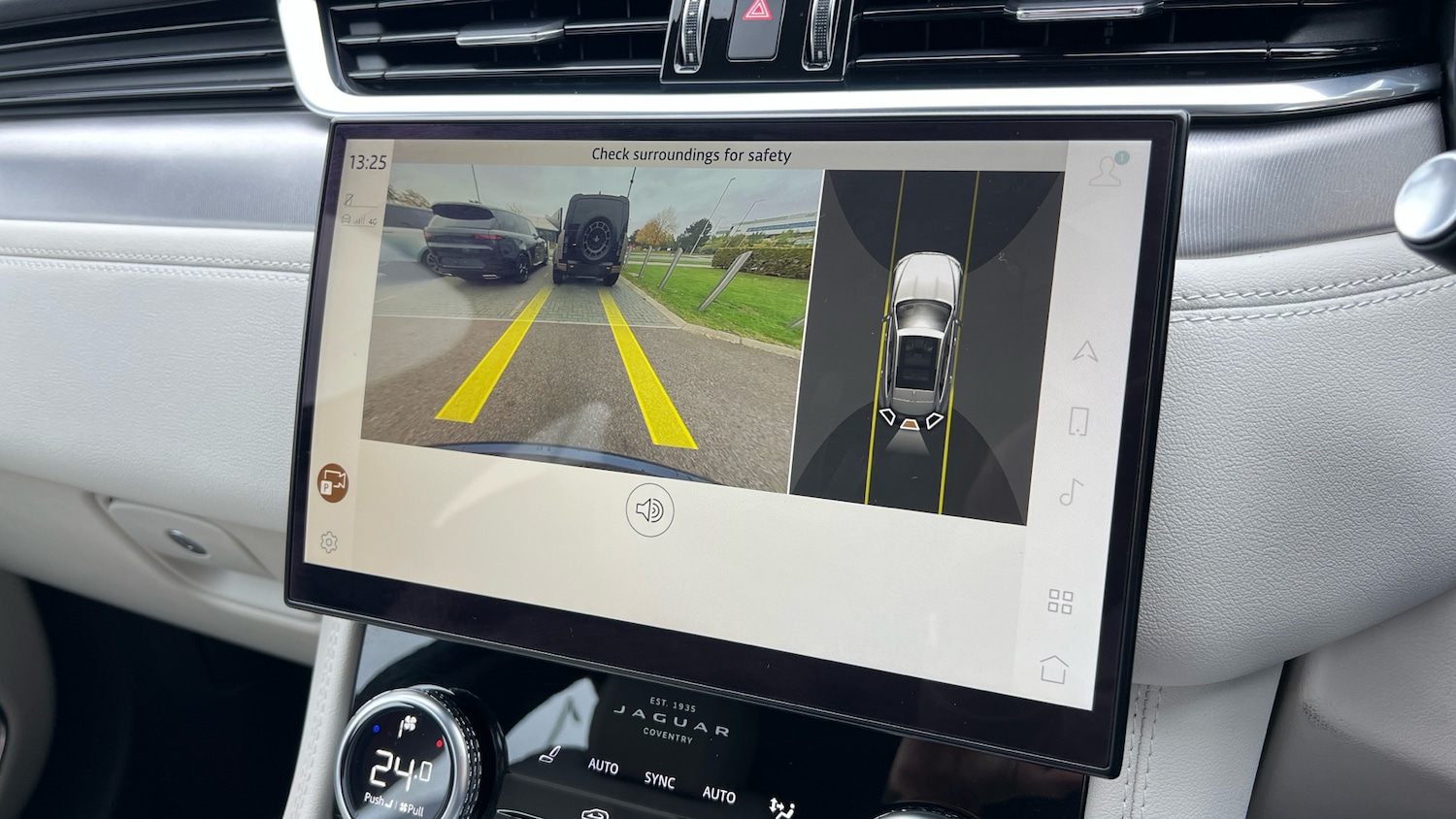 Used Jaguar F-Pace 2022 for sale - 76257888: Photo 12