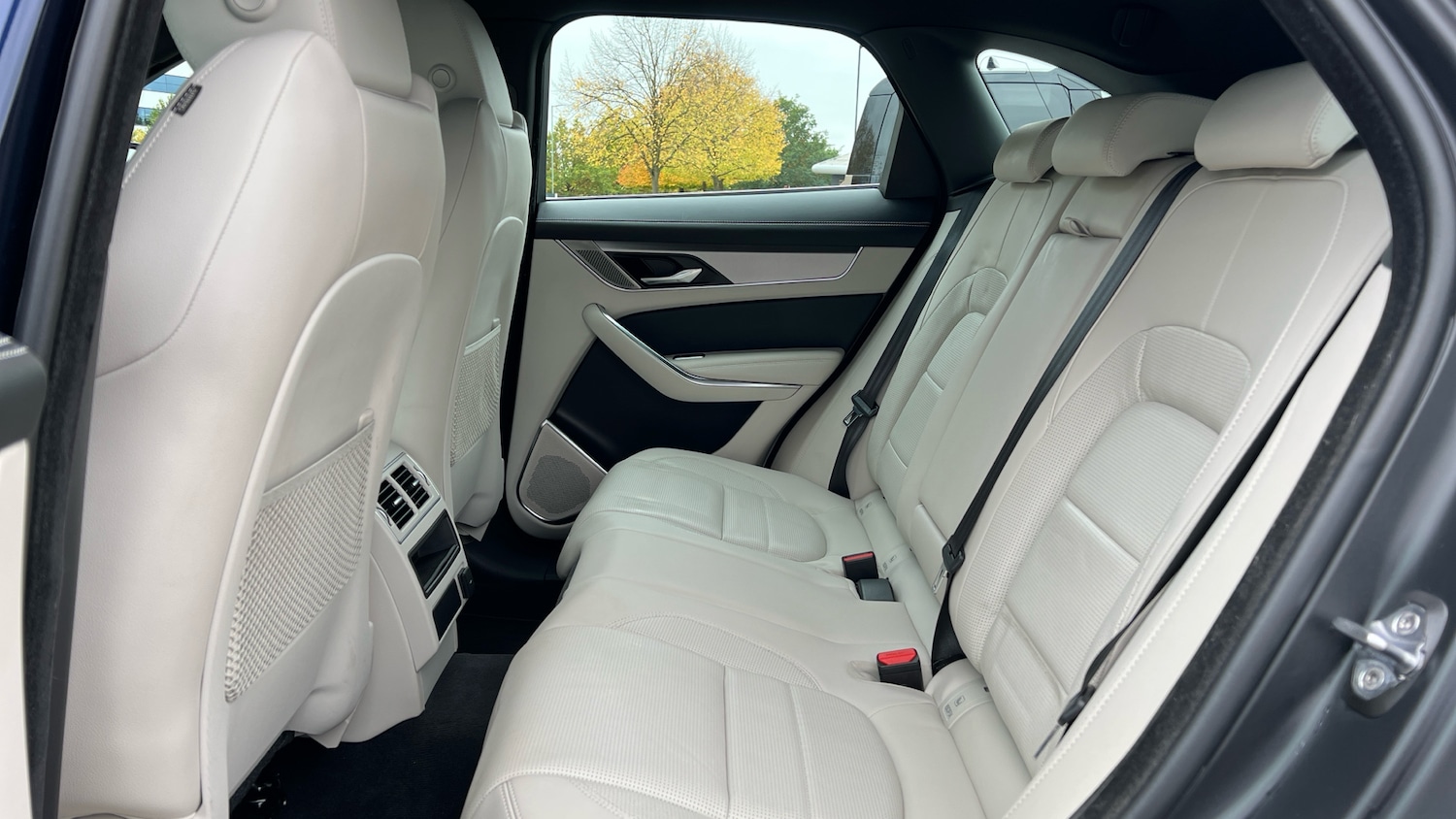 Used Jaguar F-Pace 2022 for sale - 76257888: Photo 4