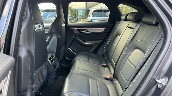 Used Jaguar F-Pace 2022 for sale - 76134370: Photo 4