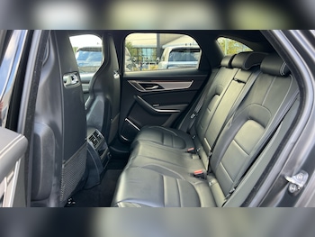 Used Jaguar F-Pace 2022 for sale - 76134370: Photo 4