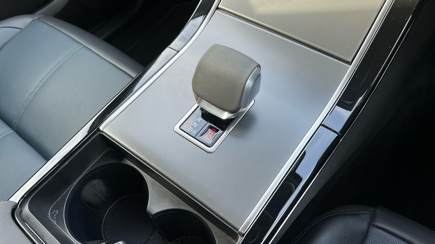 Used Land Rover Range Rover Velar 2023 for sale - 76387061: Photo 13