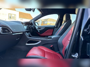 Used Jaguar F-Pace 2018 for sale - 76770162: Photo