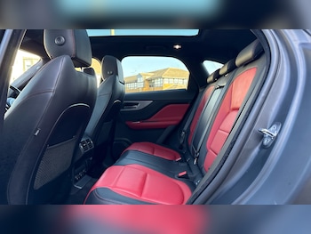 Used Jaguar F-Pace 2018 for sale - 76770162: Photo
