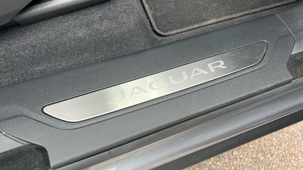 Used Jaguar F-Pace 2023 for sale - 74955820: Photo 21