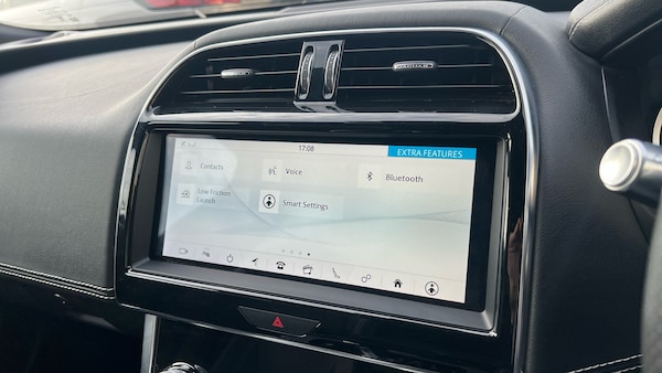 Used Jaguar XE 2019 for sale - 76224907: Photo 24