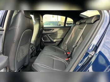 Used Jaguar XE 2019 for sale - 76224907: Photo 4