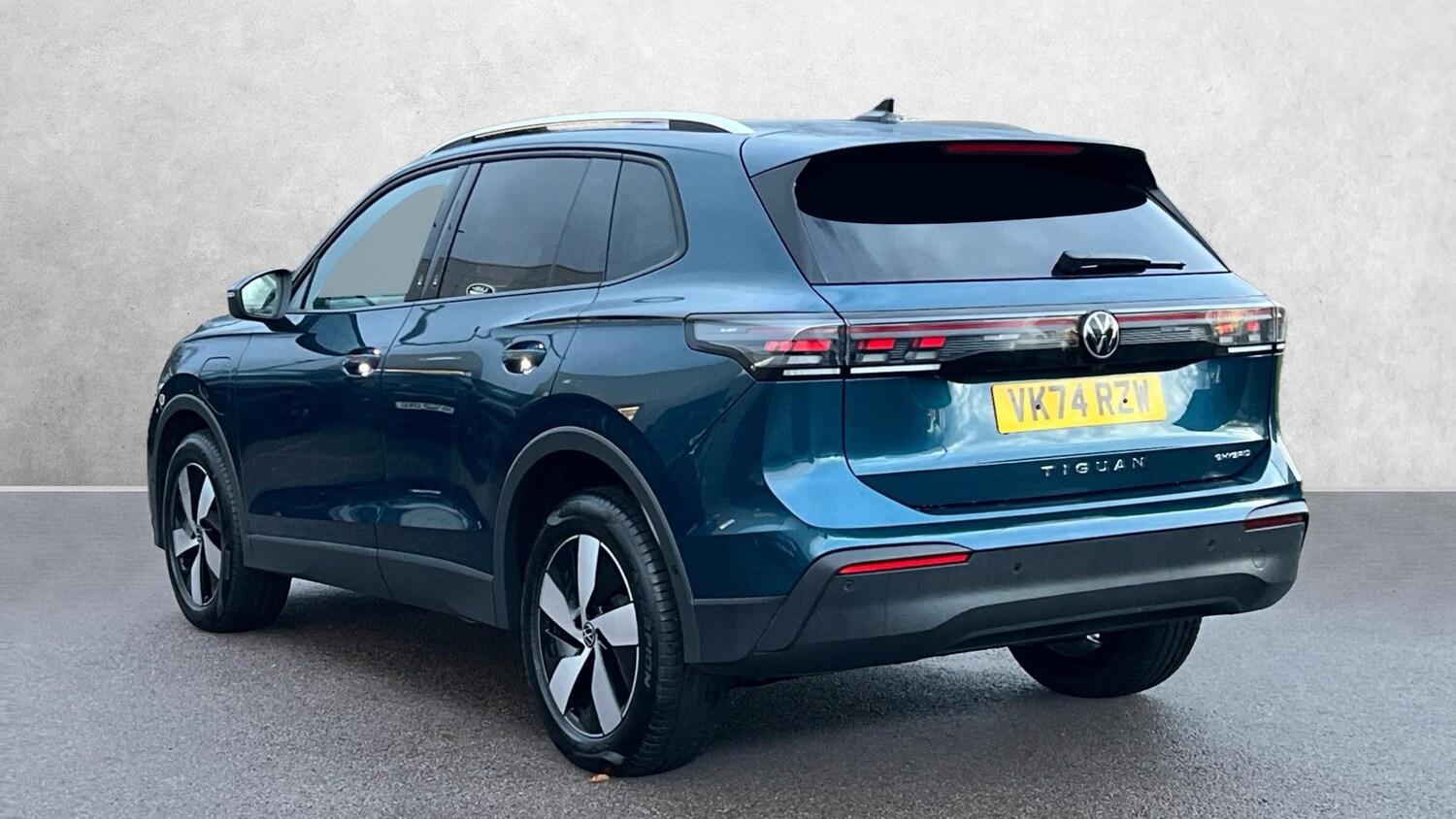 Used Volkswagen Tiguan 2024 for sale - 76570943: Photo 2