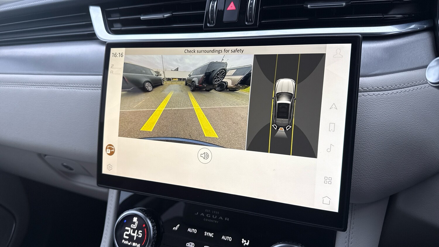 Used Jaguar F-Pace 2022 for sale - 77610418: Photo 12