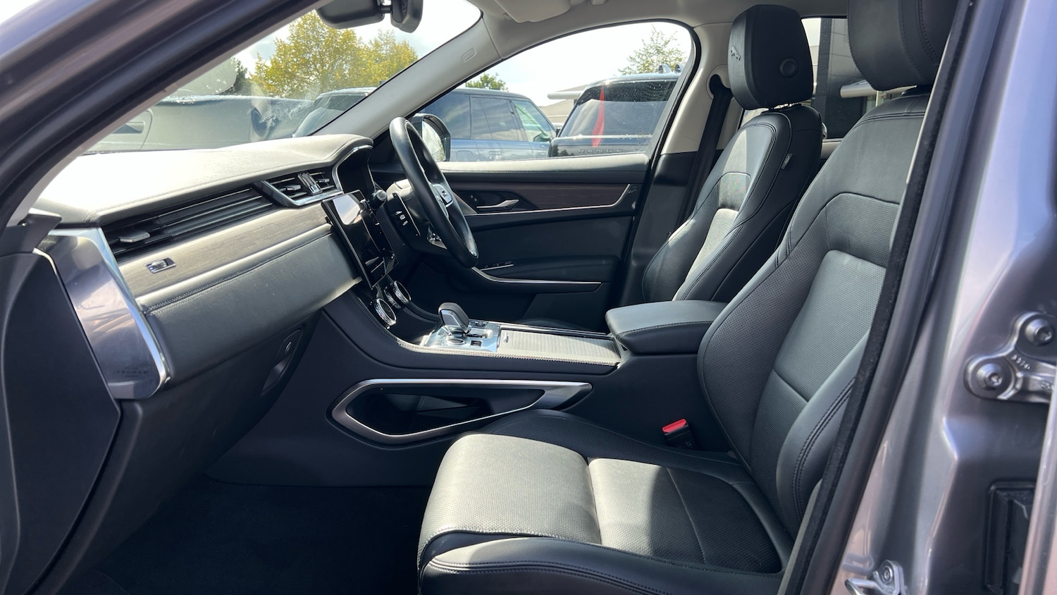 Used Jaguar F-Pace 2021 for sale - 76482803: Photo 3