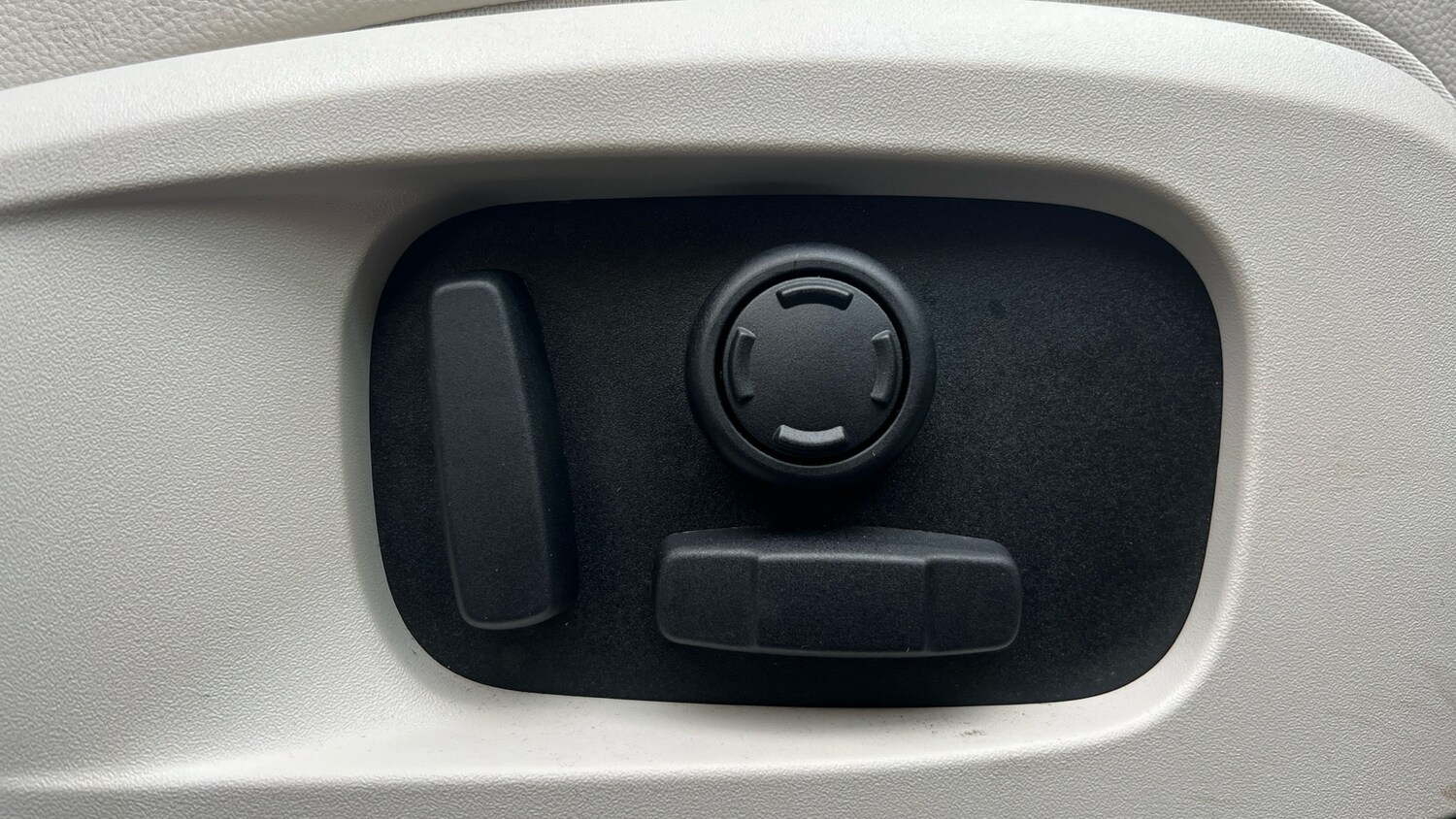 Used Jaguar F-Pace 2023 for sale - 76057650: Photo 22