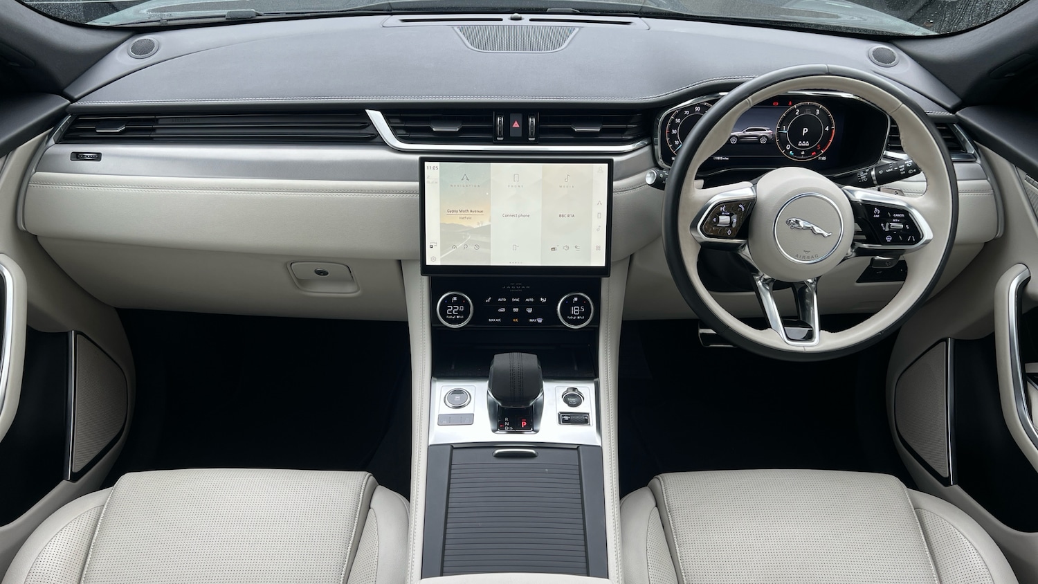 Used Jaguar F-Pace 2023 for sale - 76057650: Photo 9