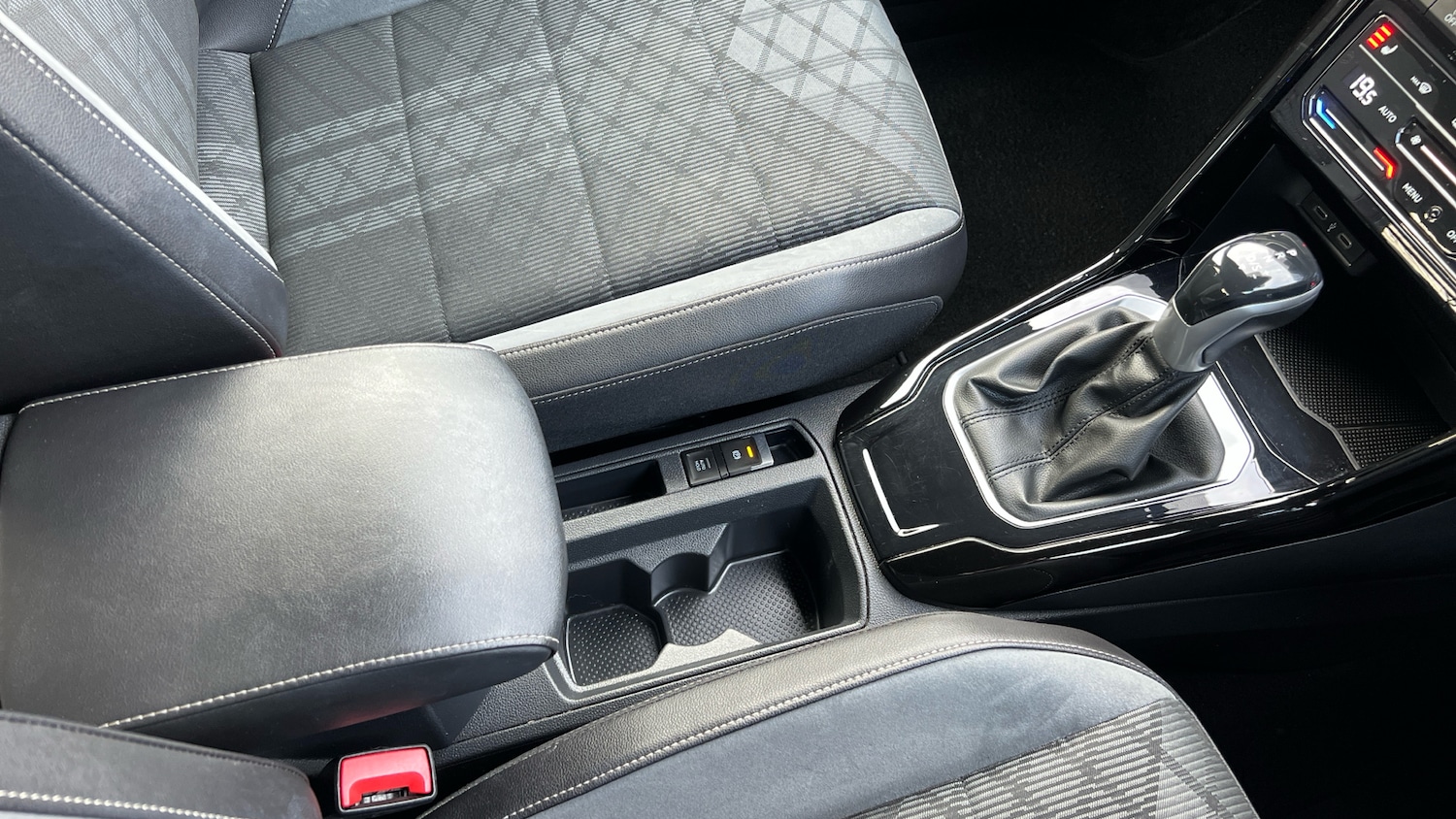 Used Volkswagen T-Roc 2022 for sale - 76784855: Photo 20