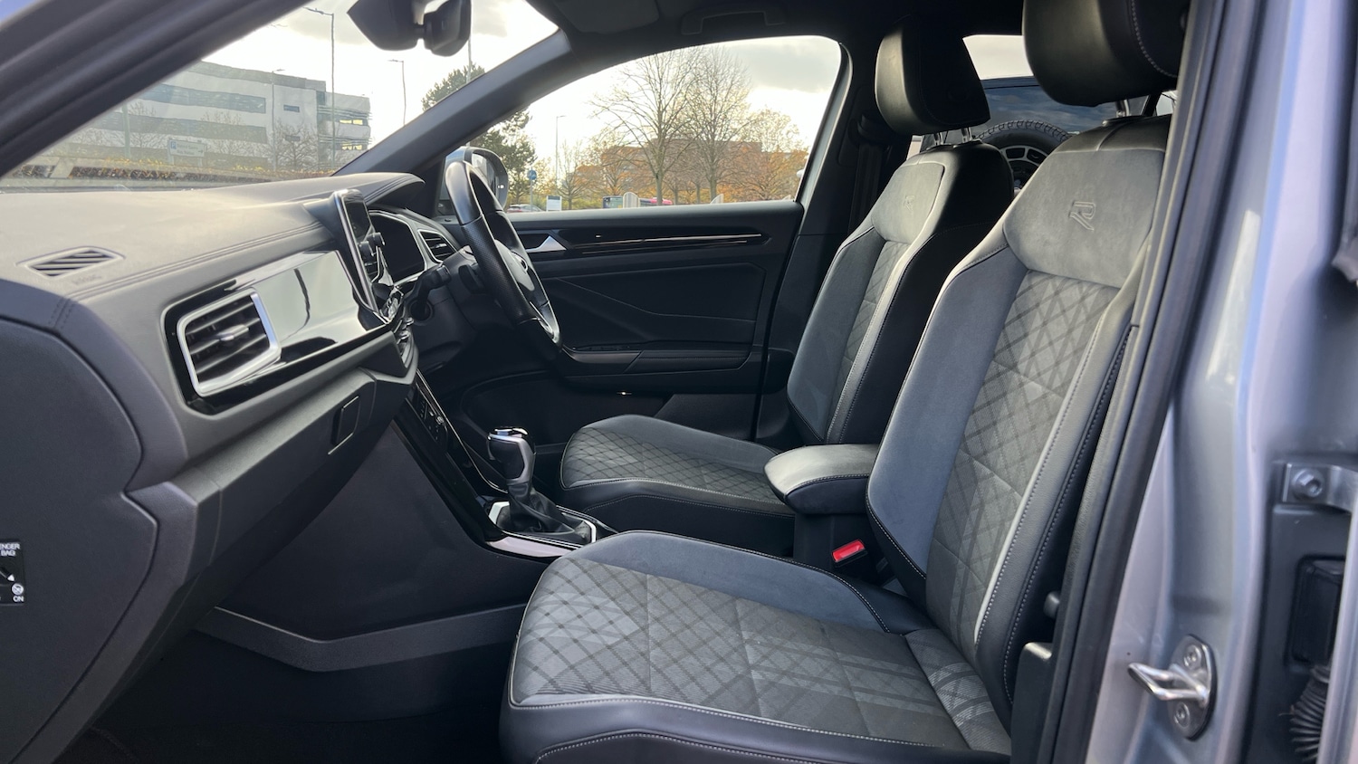 Used Volkswagen T-Roc 2022 for sale - 76784855: Photo 3