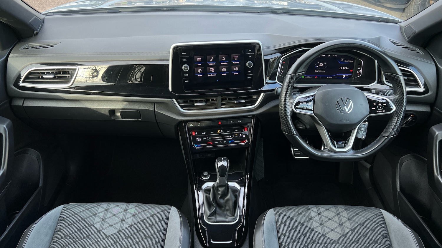 Used Volkswagen T-Roc 2022 for sale - 76784855: Photo 9