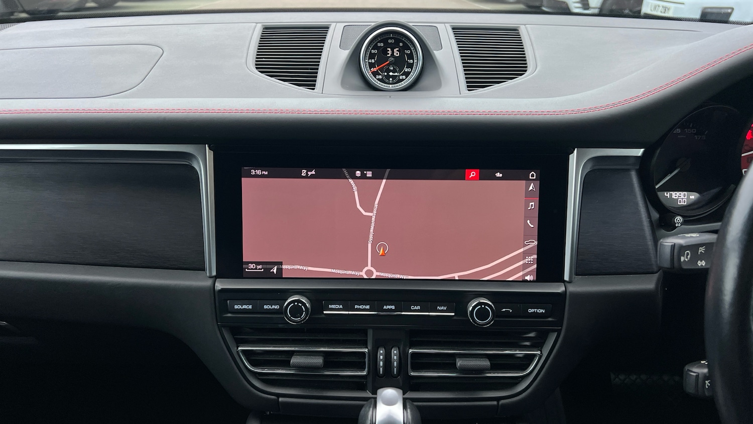 Used Porsche Macan 2021 for sale - 77154512: Photo 24