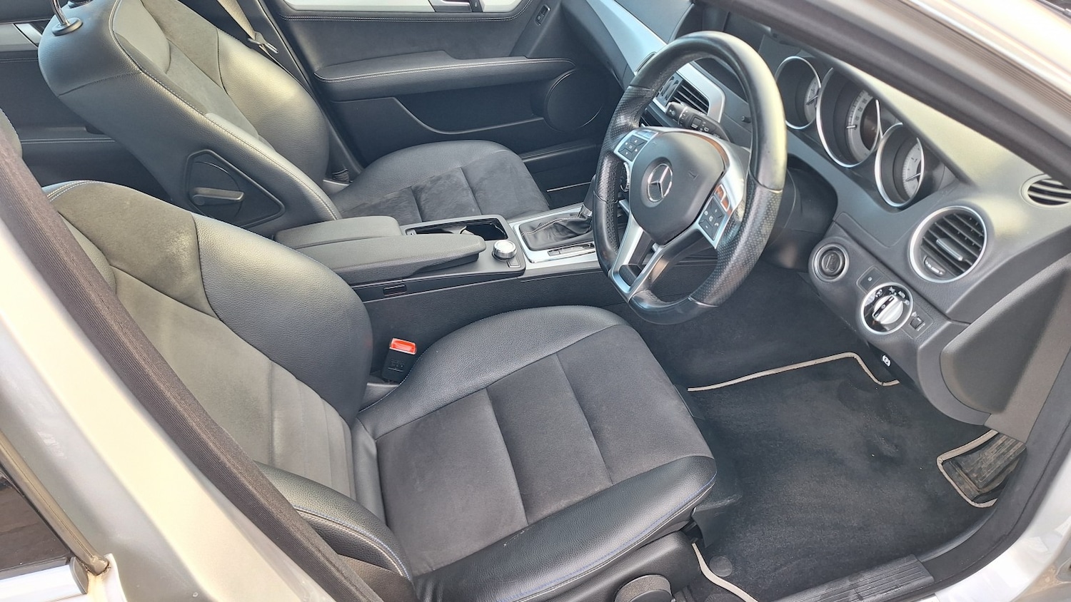 Used Mercedes-Benz C Class 2014 for sale - 76836995: Photo 9