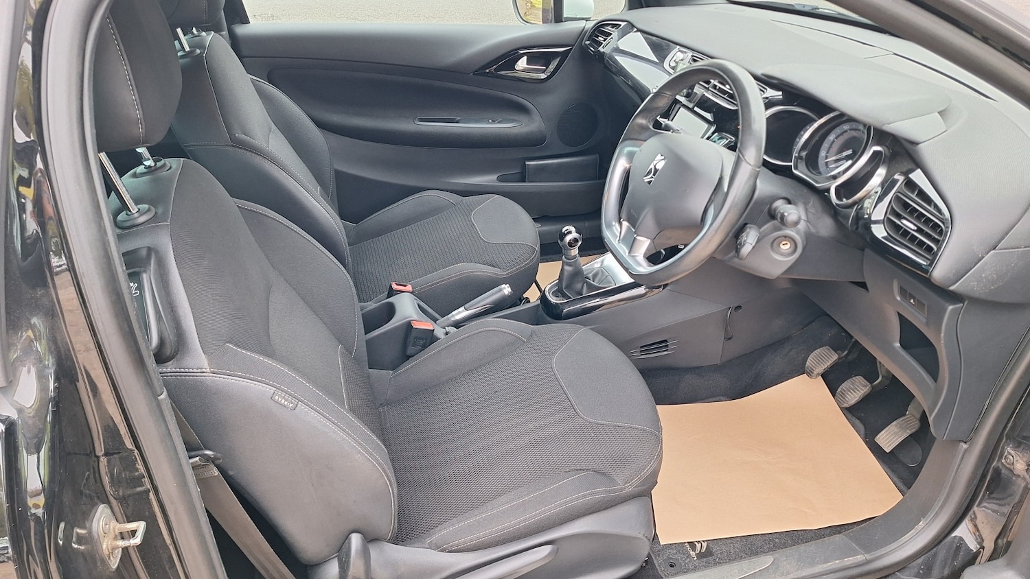 Used Citroen DS3 2013 for sale - 76281447: Photo 8