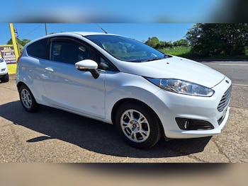 Used Ford Fiesta 2015 for sale - 76794077: Photo