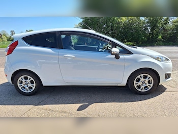 Used Ford Fiesta 2015 for sale - 76794077: Photo