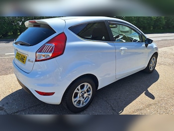 Used Ford Fiesta 2015 for sale - 76794077: Photo
