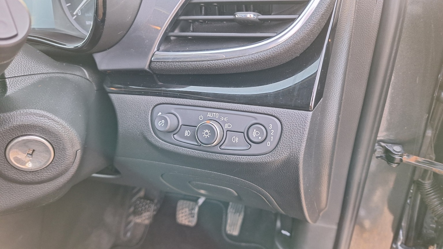 Used Vauxhall Mokka X 2018 for sale - 77028002: Photo 13