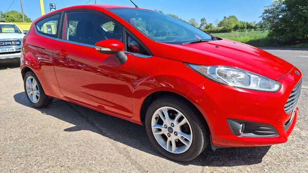 Used Ford Fiesta 2015 for sale - 75124451: Photo 1