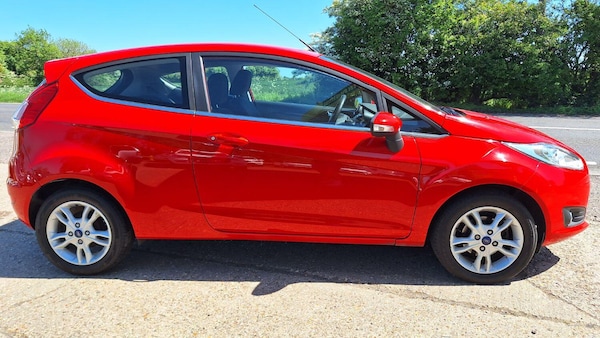 Used Ford Fiesta 2015 for sale - 75124451: Photo 2