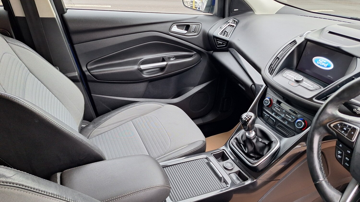 Used Ford Kuga 2017 for sale - 77370660: Photo 8