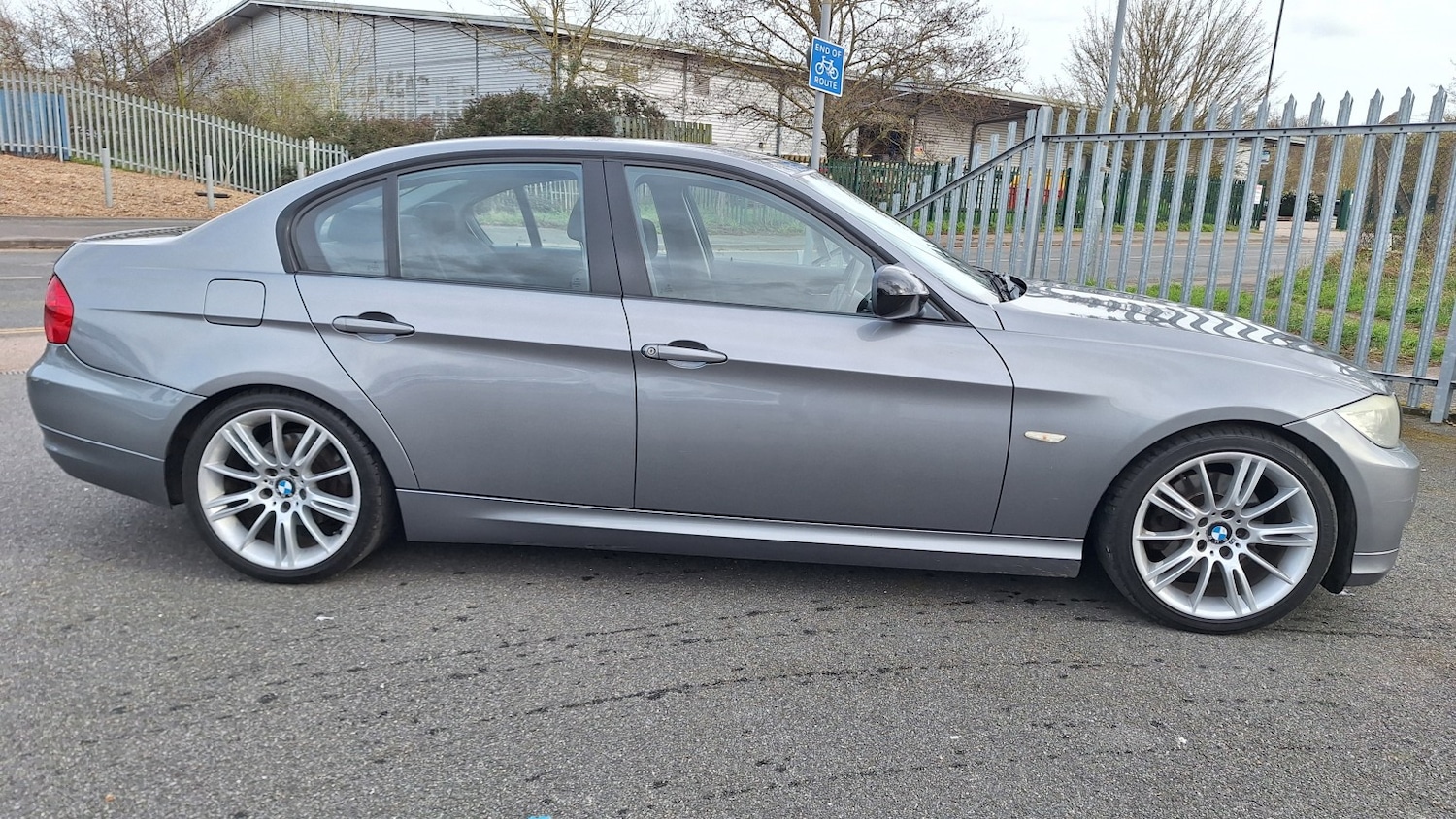 Used BMW 3 Series 2011 for sale - 77881067: Photo 2