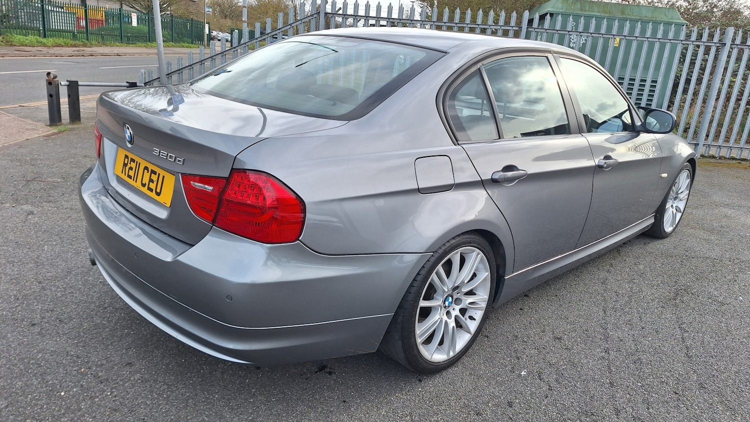 Used BMW 3 Series 2011 for sale - 77881067: Photo 3