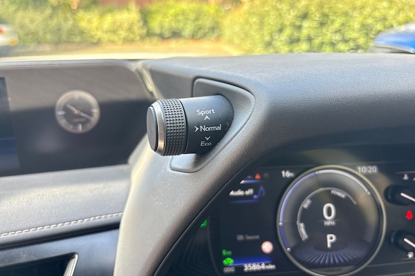 Used Lexus UX 2021 for sale - 76130672: Photo 31