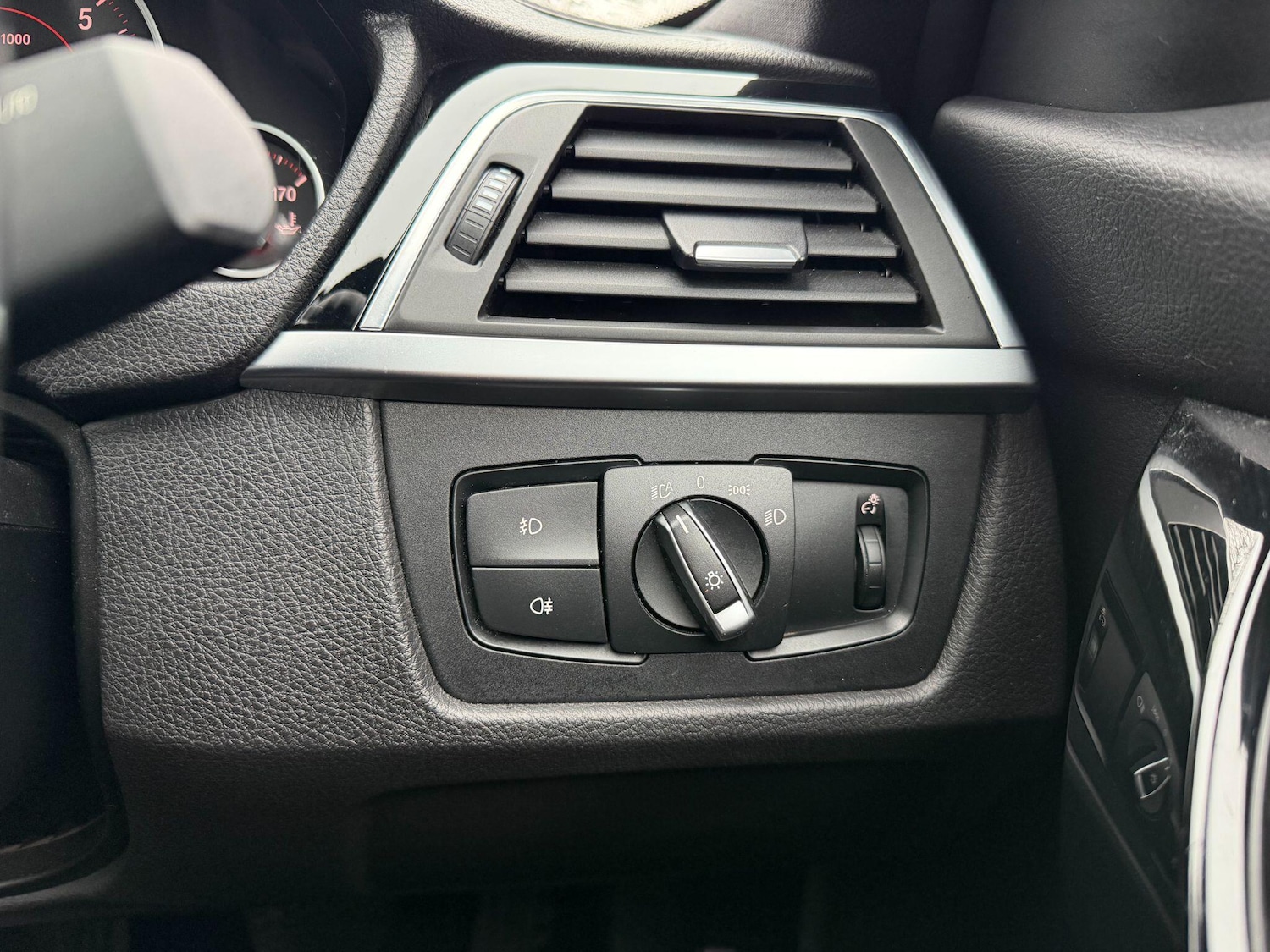 Used BMW 3 Series 2018 for sale - 77710315: Photo 28