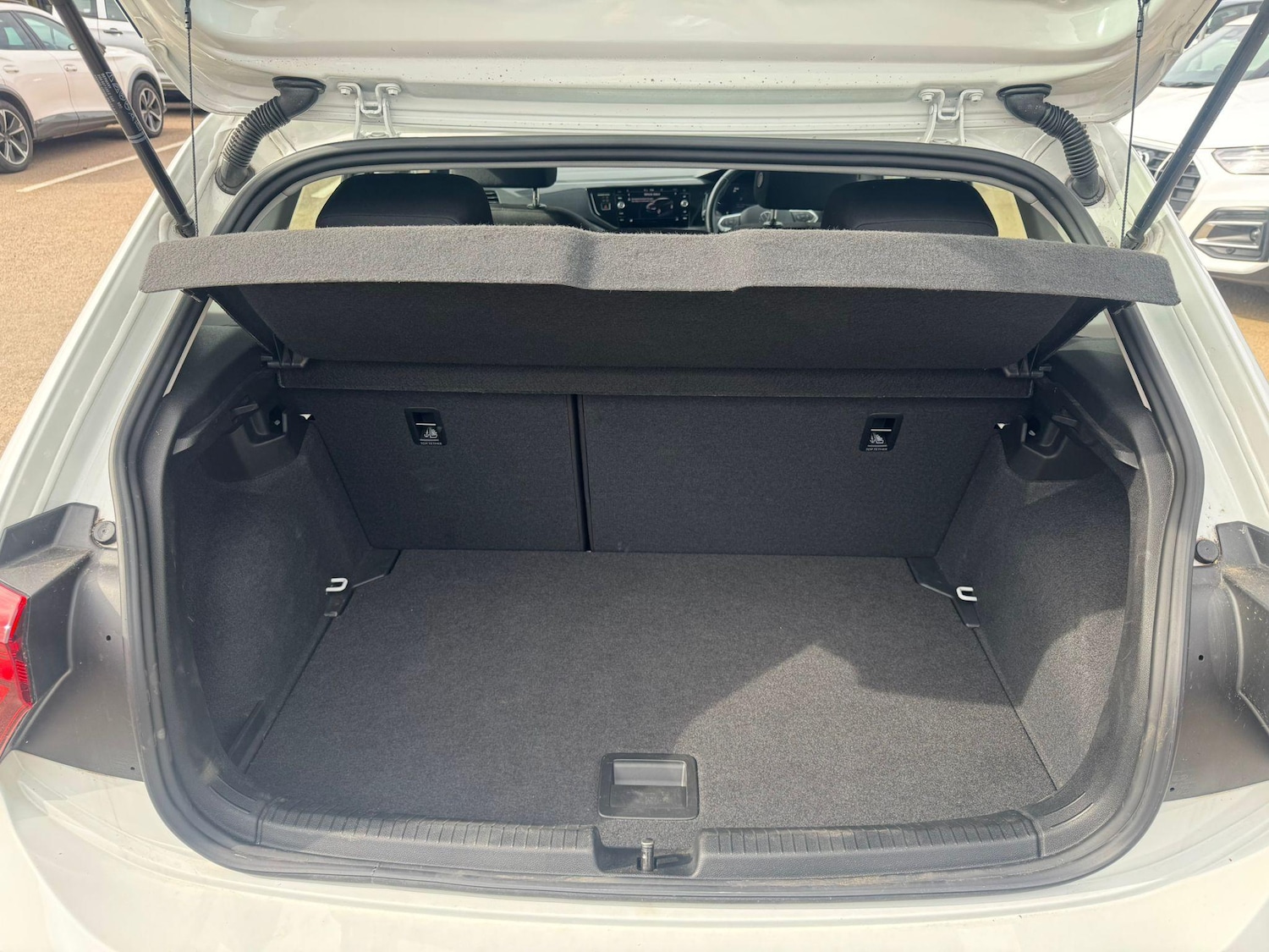 Used Volkswagen Polo 2024 for sale - 76200327: Photo 10