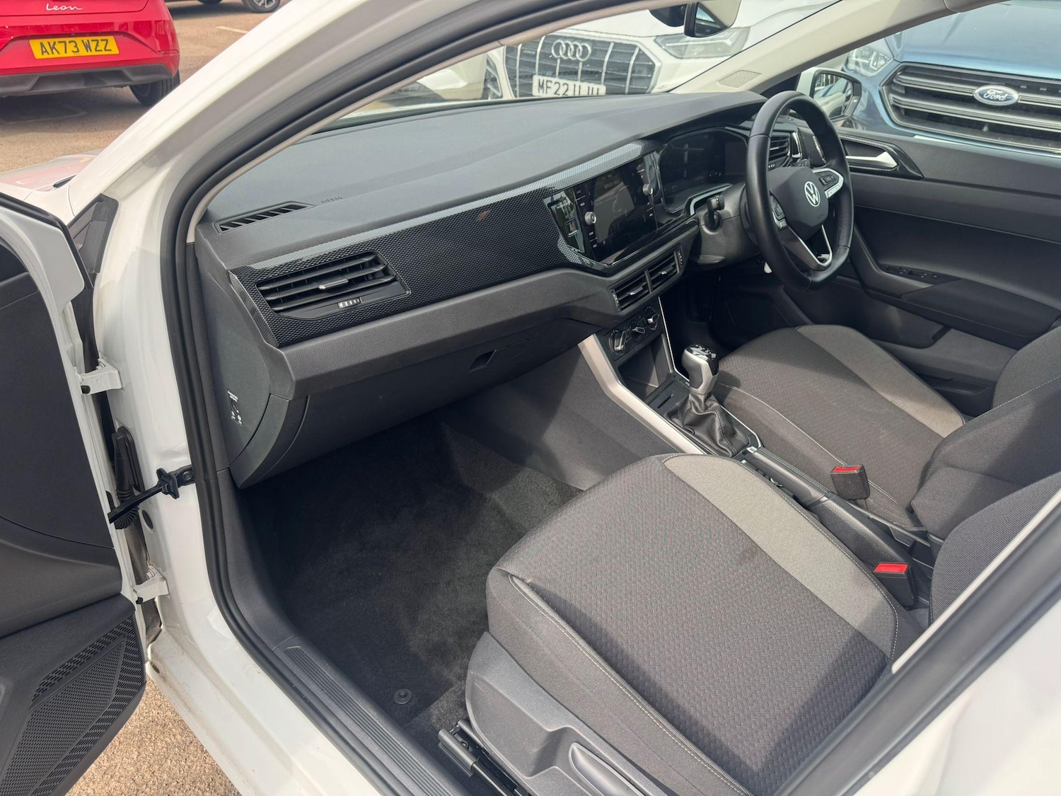 Used Volkswagen Polo 2024 for sale - 76200327: Photo 12