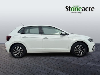 Used Volkswagen Polo 2024 for sale - 76200327: Photo