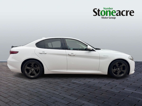 Used Alfa Romeo Giulia 2018 for sale - 76318188: Photo 2