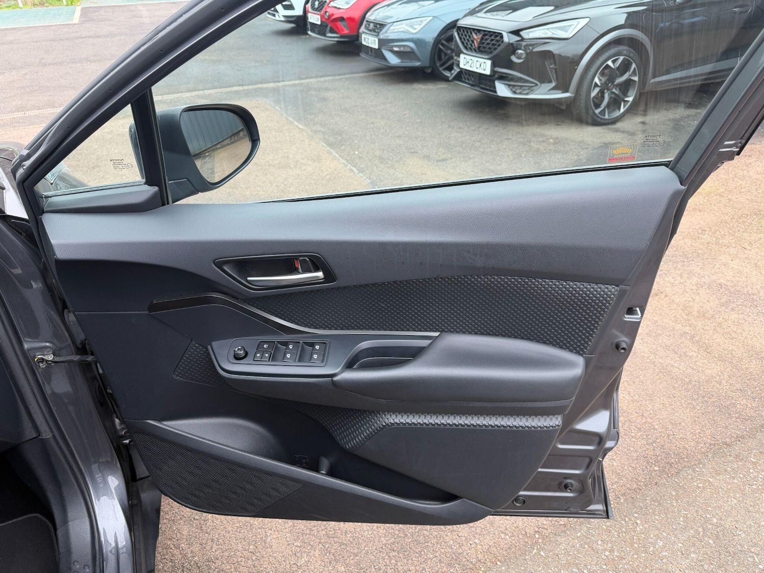 Used Toyota C-HR 2019 for sale - 77586730: Photo 12