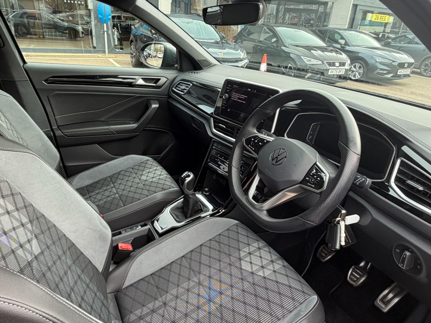 Used Volkswagen T-Roc 2023 for sale - 77840020: Photo 11