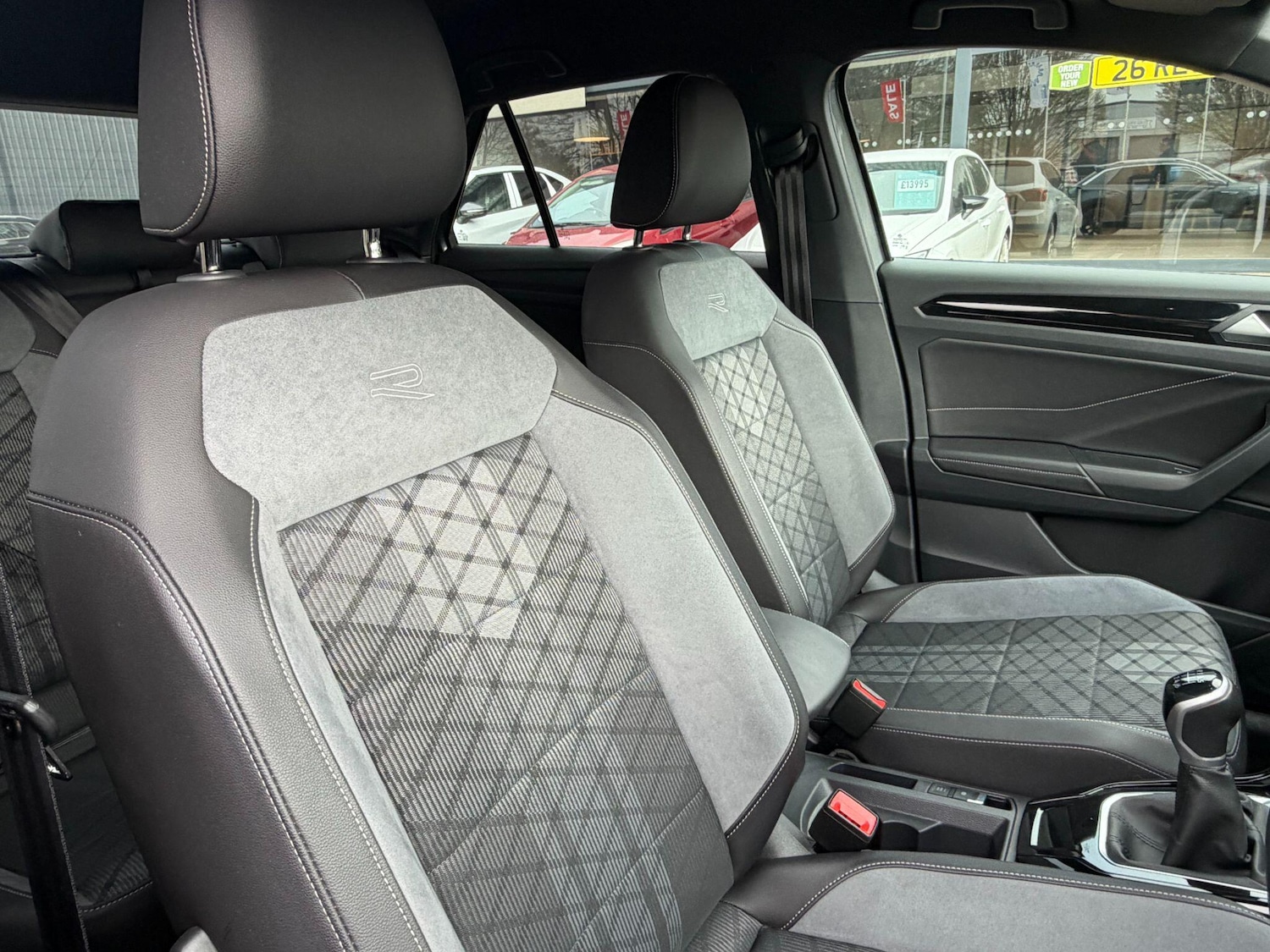 Used Volkswagen T-Roc 2023 for sale - 77840020: Photo 12