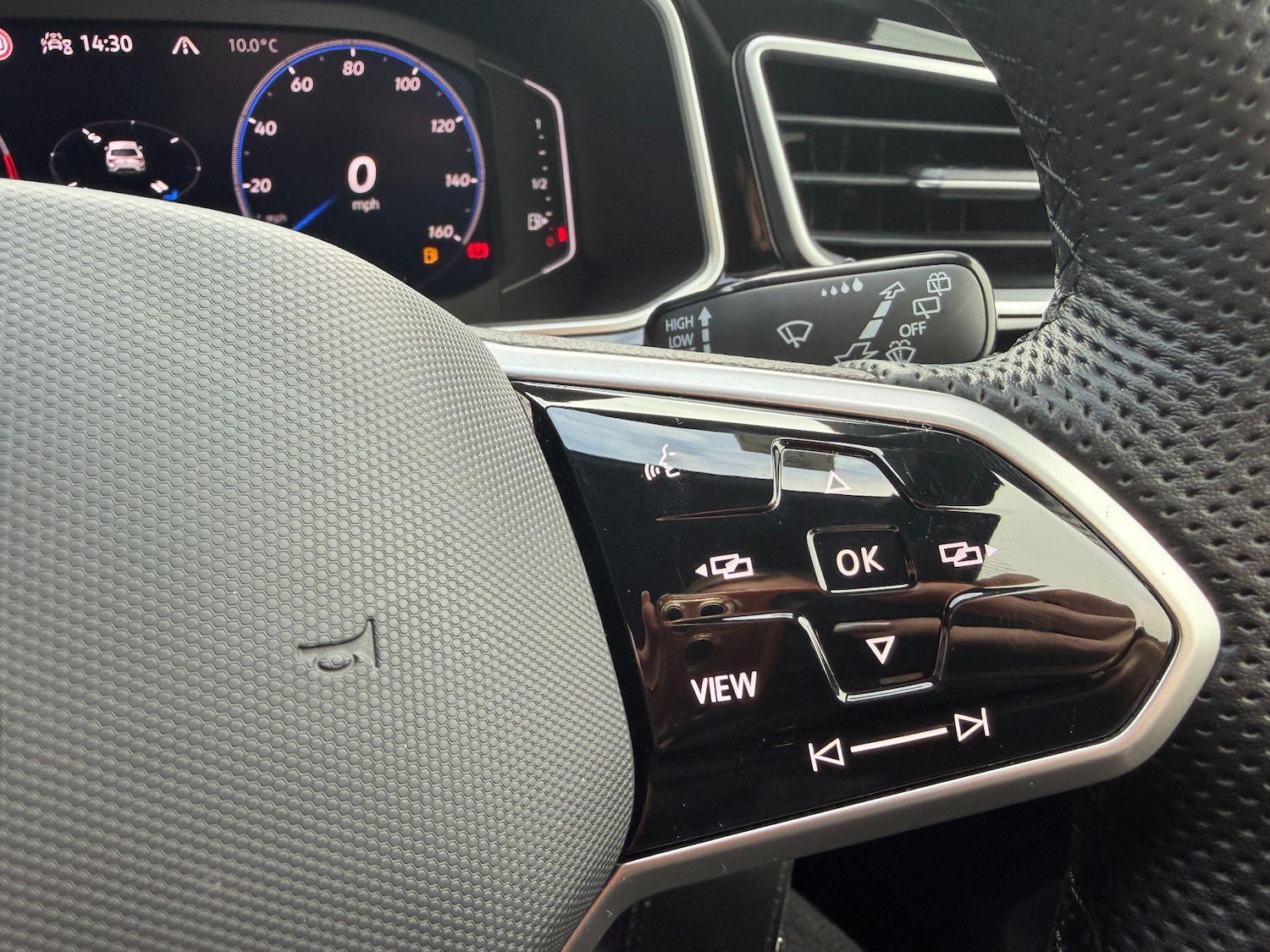 Used Volkswagen T-Roc 2023 for sale - 77840020: Photo 18