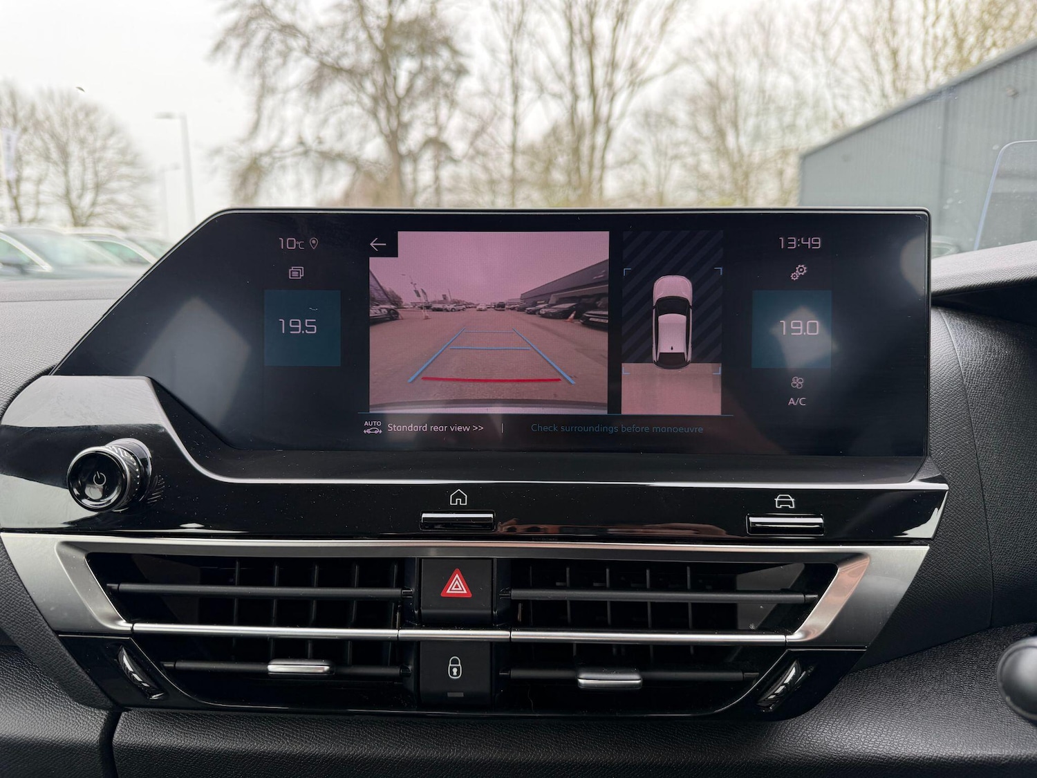 Used Volkswagen T-Roc 2023 for sale - 77840020: Photo 23