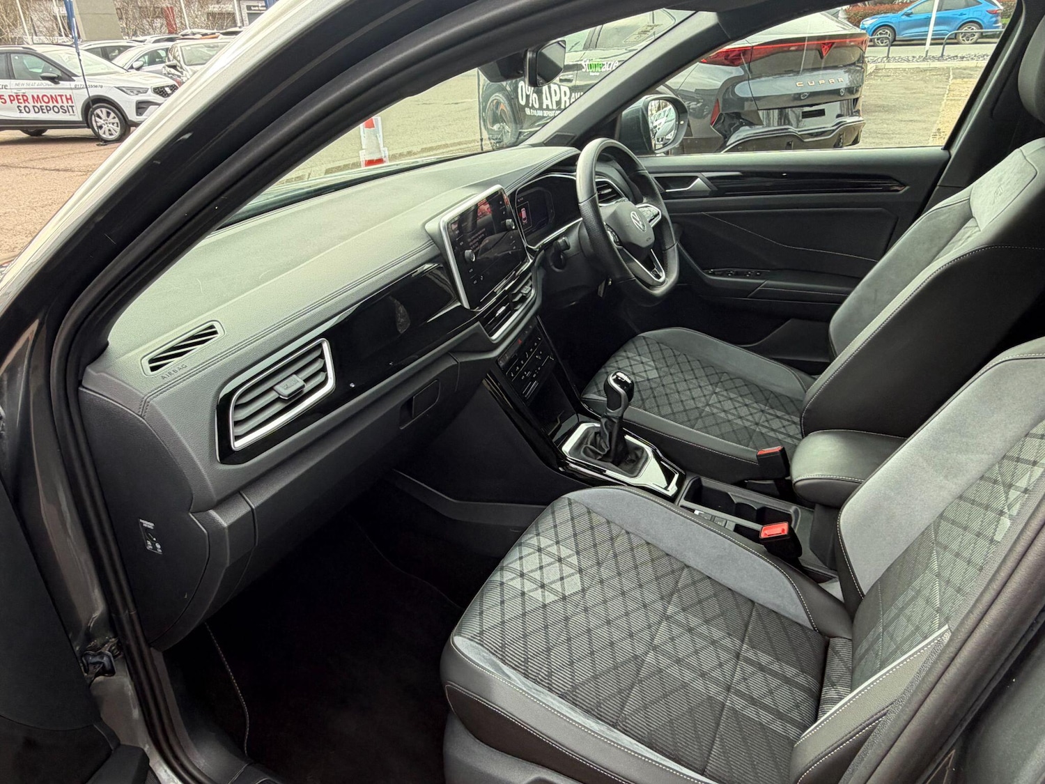 Used Volkswagen T-Roc 2023 for sale - 77840020: Photo 31