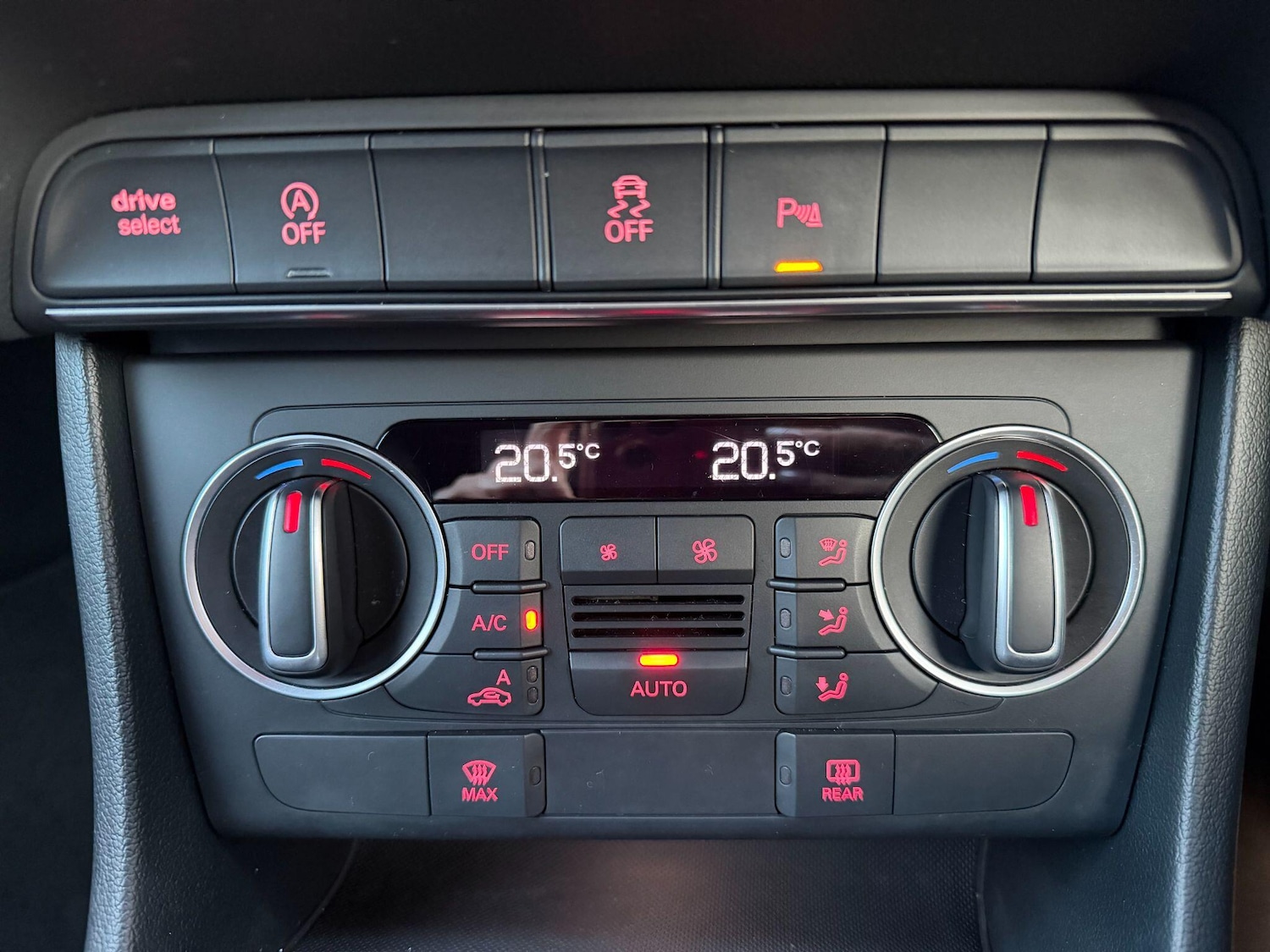 Used Audi Q3 2018 for sale - 77769479: Photo 18