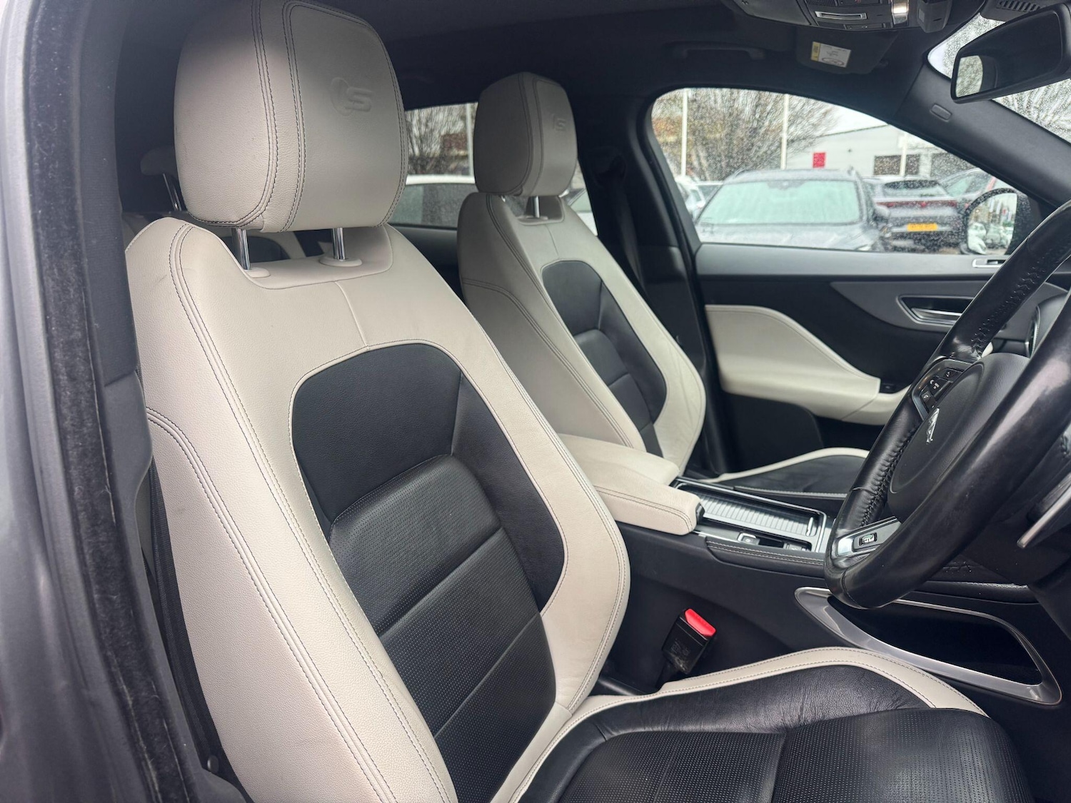 Used Jaguar F-Pace 2018 for sale - 76765637: Photo 14