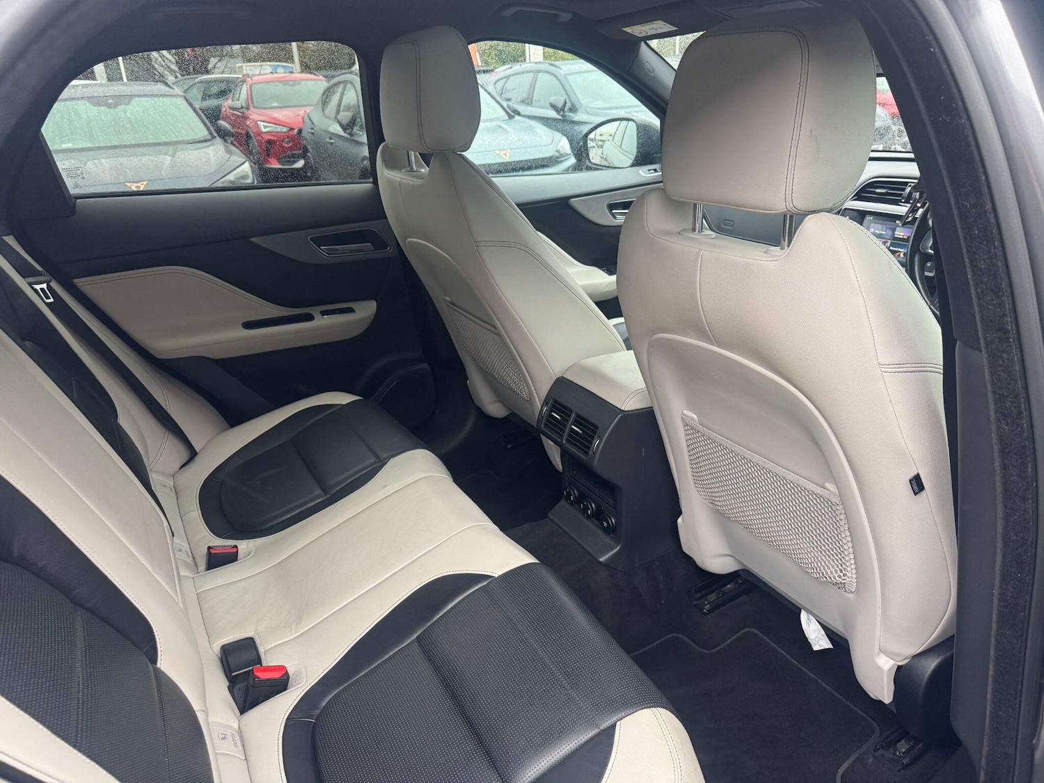 Used Jaguar F-Pace 2018 for sale - 76765637: Photo 16